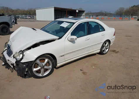 2005 Mercedes-Benz C 230 Kompressor Sport z USA, uszkodzony, nr VIN WDBRF40J65F561814